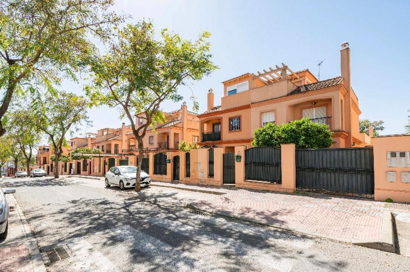 3 La Casa De Marilo Apartment Tomares Luaran gambar