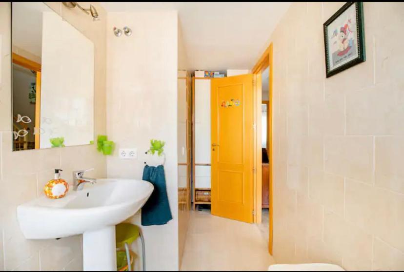 3 La Casa De Marilo Apartment Tomares Luaran gambar