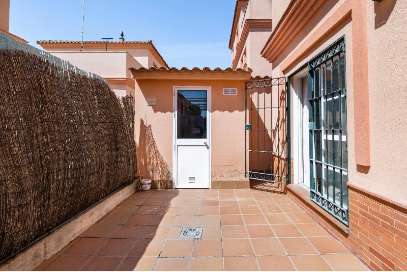 3 La Casa De Marilo Apartment Tomares Luaran gambar